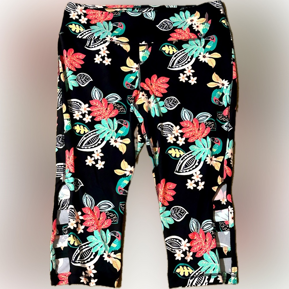Zelos Performance Women Capri XL Black Tropical Print